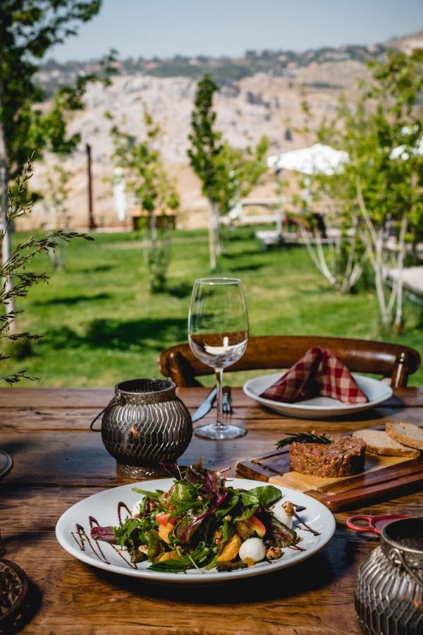 Odom Retreat Hotel Mzaar Kfardebian Exterior photo